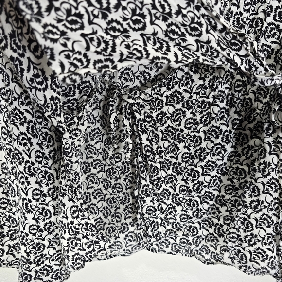 A.L.C. Size 6 Ray Deep V Bell Sleeve Printed Silk Wrap Top Eggshell/Black - Picture 9 of 12